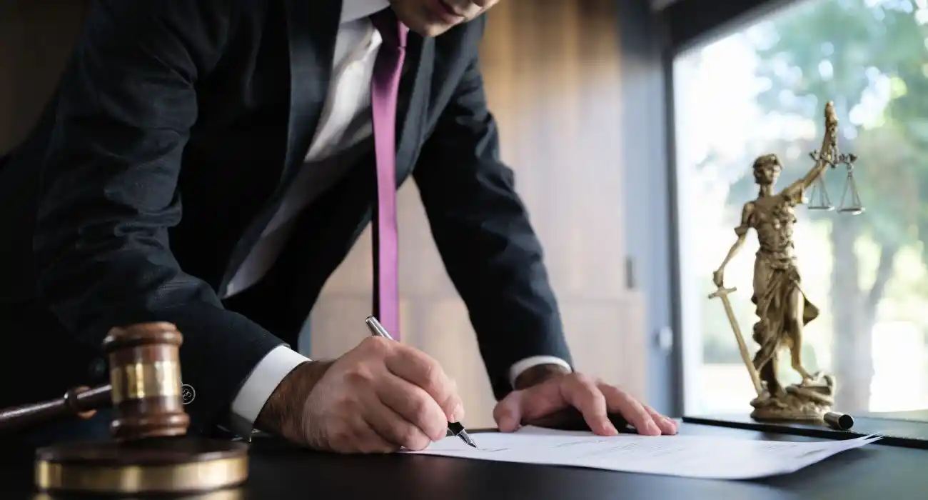 What legal grounds can be used to challenge a trust in Florida?